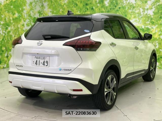 Nissan KIX 2022-03 8225365-2