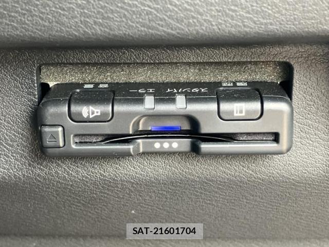 Nissan KIX 2022-03 8225518-16