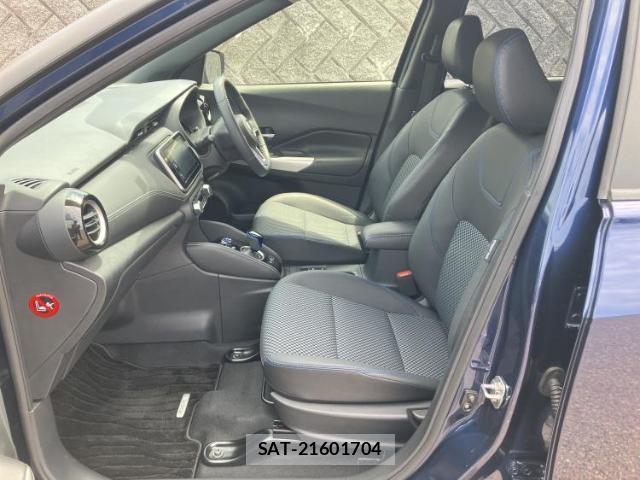 Nissan KIX 2022-03 8225518-5