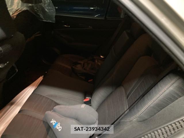 Toyota KLUGER HYBRID 2015-07 8219767-9