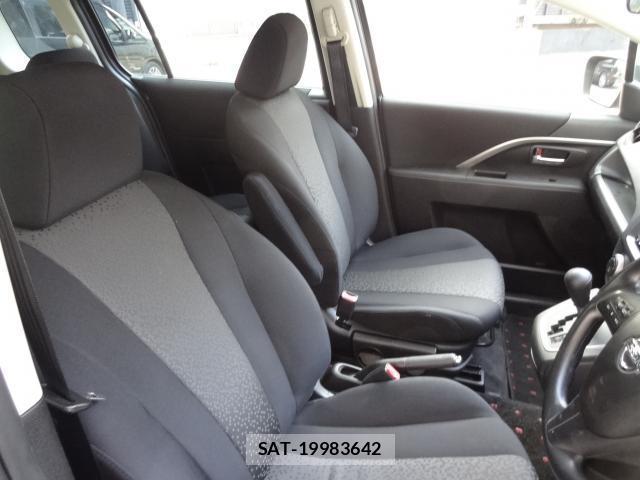 Nissan LAFESTA 2012-08 8221257-11