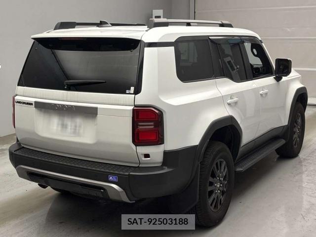 Toyota Land Cruiser 250 2024-10 8218608-1