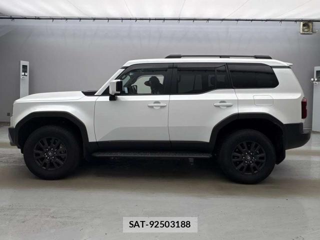 Toyota Land Cruiser 250 2024-10 8218608-11