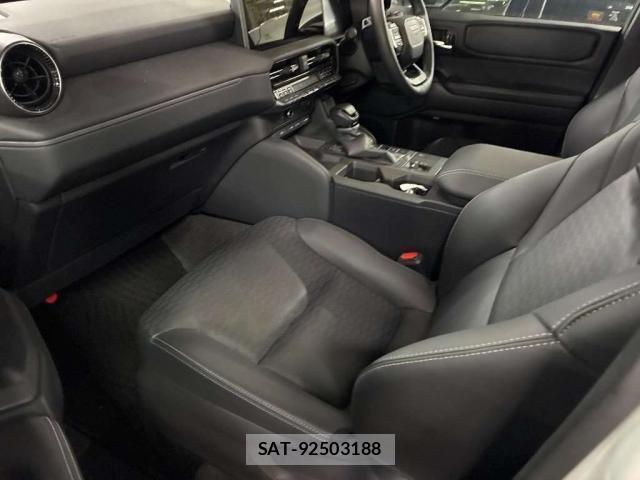 Toyota Land Cruiser 250 2024-10 8218608-5