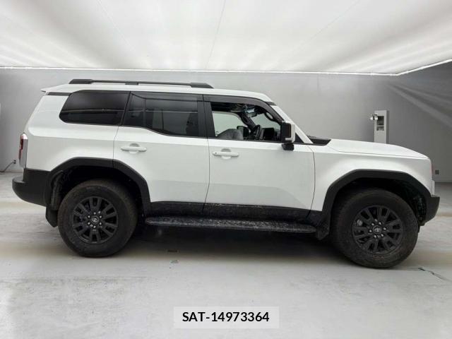 Toyota Land Cruiser 250 2024-11 8218820-9