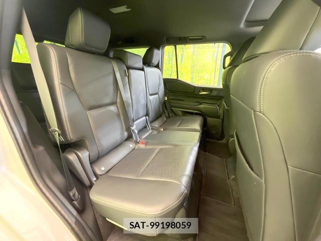 Toyota Land Cruiser 250 2025-01 8220966-9