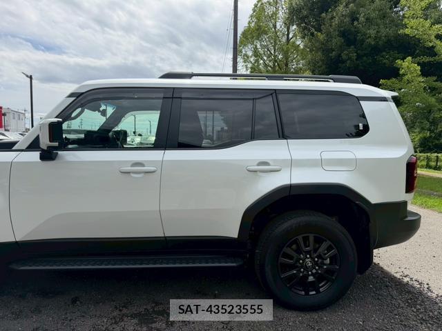 Toyota Land Cruiser 250 2024-09 8221470-1