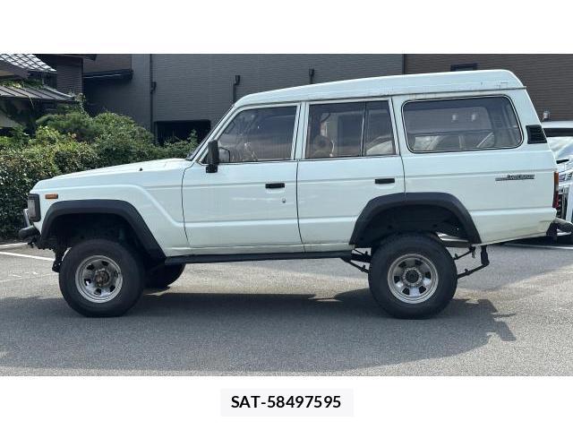Toyota LAND CRUISER 1988-09 8217247-6