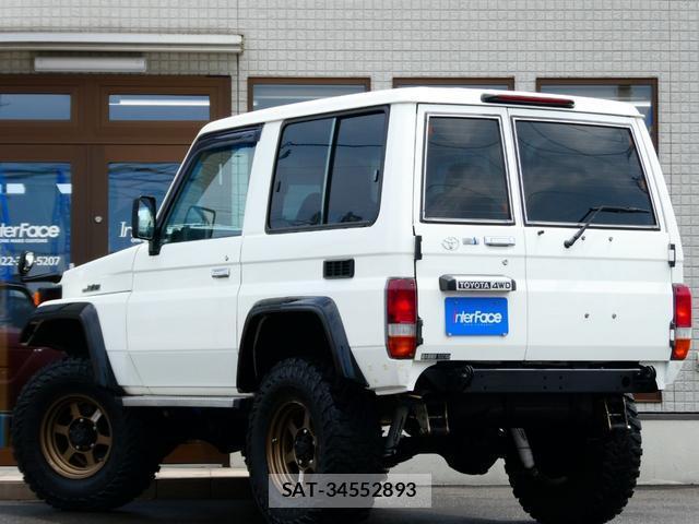 Toyota Land Cruiser 70 1999-12 8221813-10