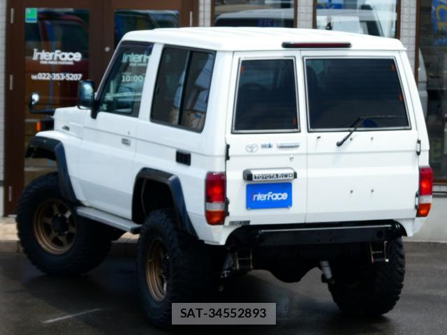 Toyota Land Cruiser 70 1999-12 8221813-12