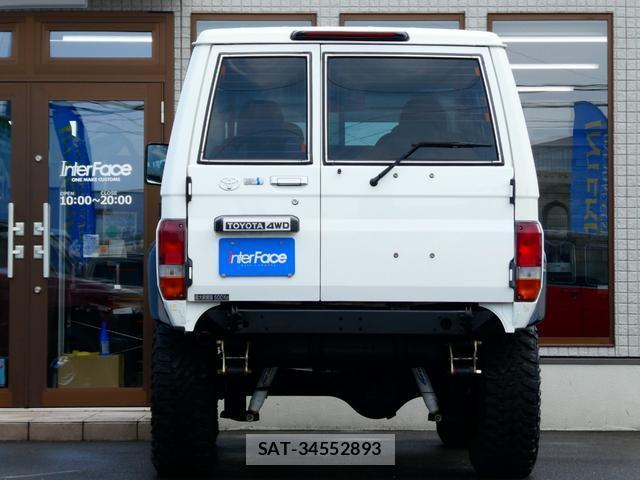 Toyota Land Cruiser 70 1999-12 8221813-13