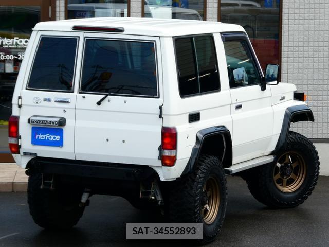 Toyota Land Cruiser 70 1999-12 8221813-14