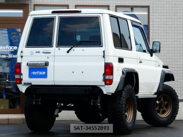 Toyota Land Cruiser 70 1999-12 8221813-16