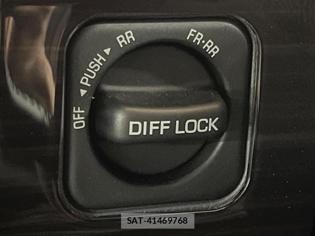 Toyota Land Cruiser 70 2024-07 8223395-6