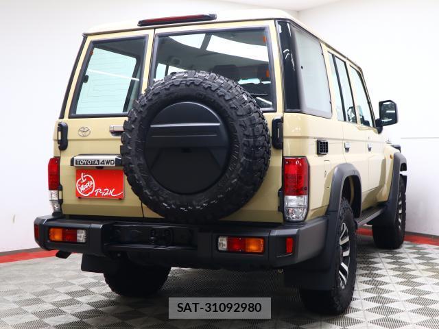 Toyota Land Cruiser 70 2024-10 8223554-1