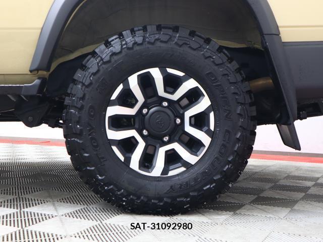 Toyota Land Cruiser 70 2024-10 8223554-8