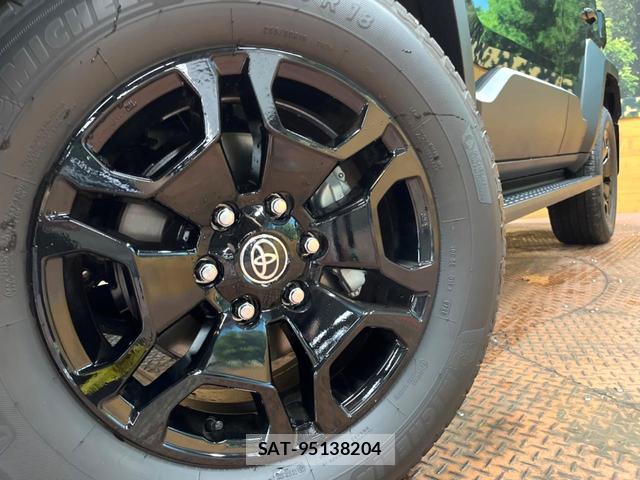 Toyota Land Cruiser FJ 2026-06 8218424-11