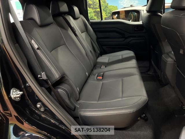 Toyota Land Cruiser FJ 2026-06 8218424-8