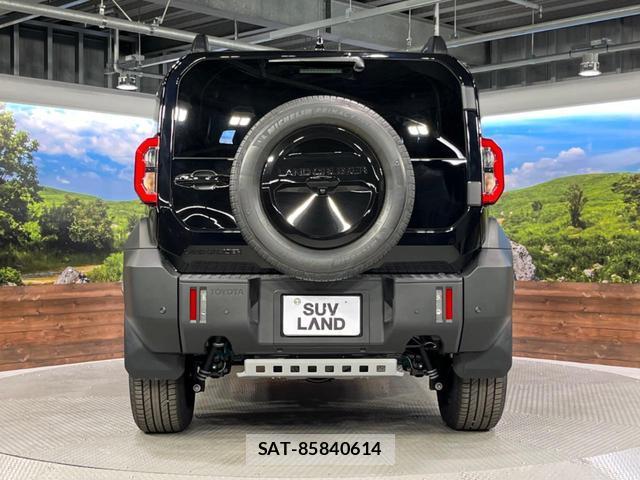 Toyota Land Cruiser FJ 2026-07 8219183-15