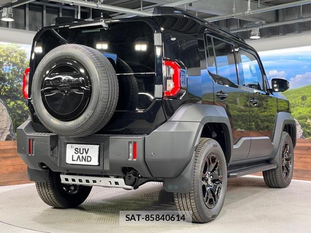 Toyota Land Cruiser FJ 2026-07 8219183-17