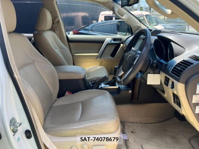 Toyota LAND CRUISER PRADO 2015-11 8216238-5
