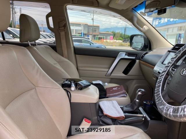 Toyota LAND CRUISER PRADO 2019-05 8219881-9