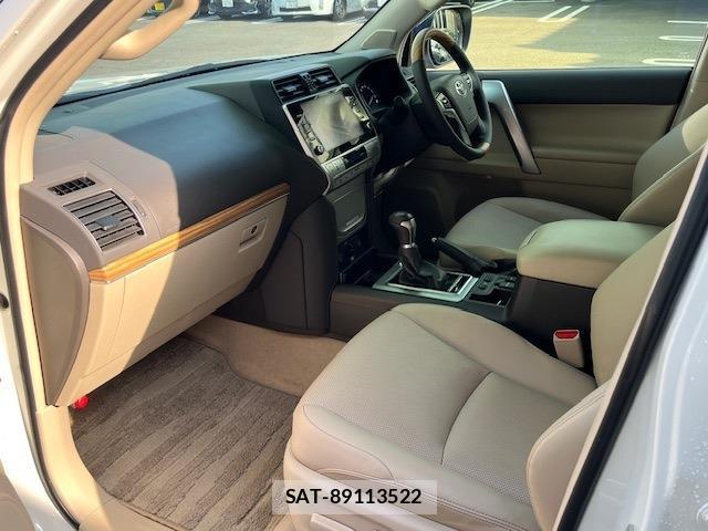Toyota LAND CRUISER PRADO 2023-02 8221595-13