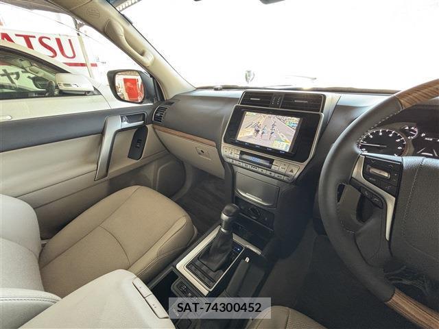 Toyota LAND CRUISER PRADO 2022-09 8221597-11