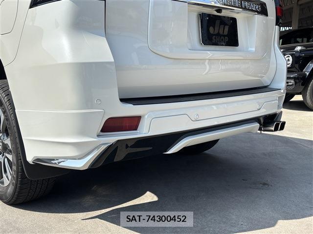 Toyota LAND CRUISER PRADO 2022-09 8221597-8