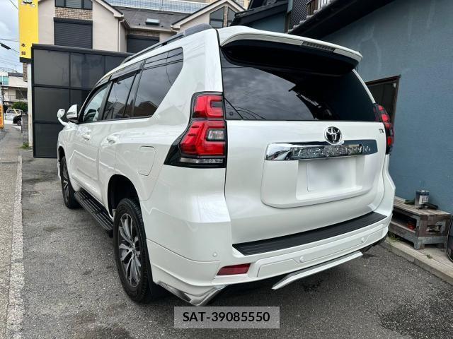 Toyota LAND CRUISER PRADO 2022-04 8221705-3
