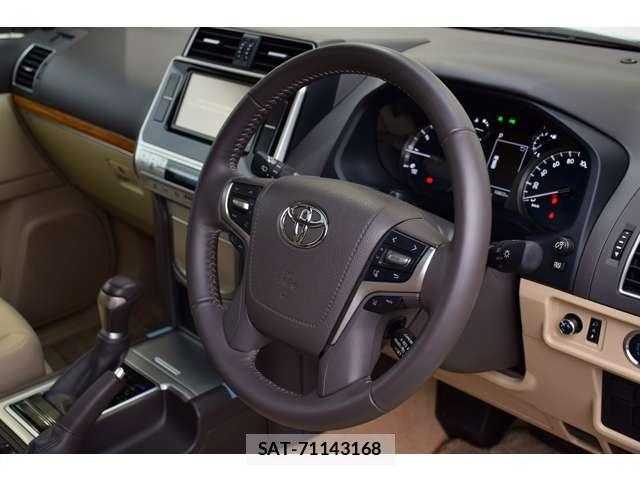 Toyota LAND CRUISER PRADO 2023-03 8223215-17