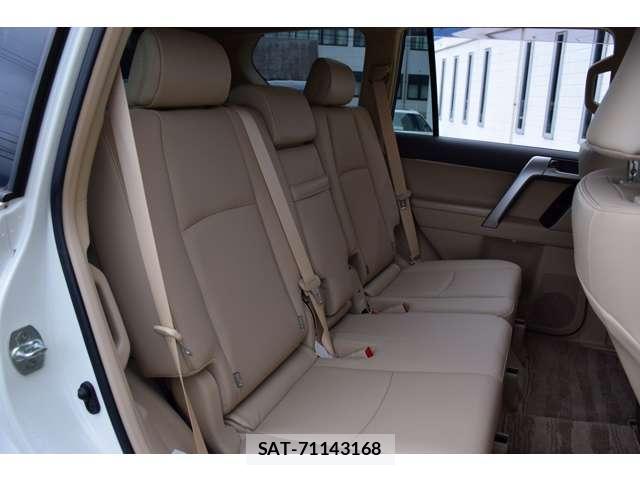 Toyota LAND CRUISER PRADO 2023-03 8223215-19