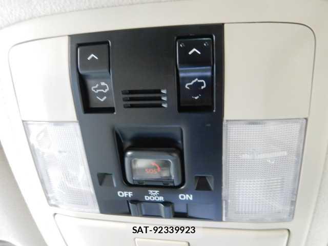 Toyota LAND CRUISER PRADO 2023-01 8223928-10