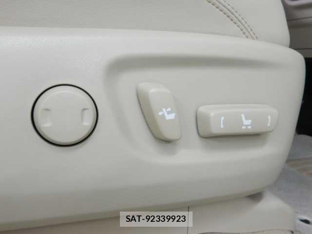 Toyota LAND CRUISER PRADO 2023-01 8223928-12