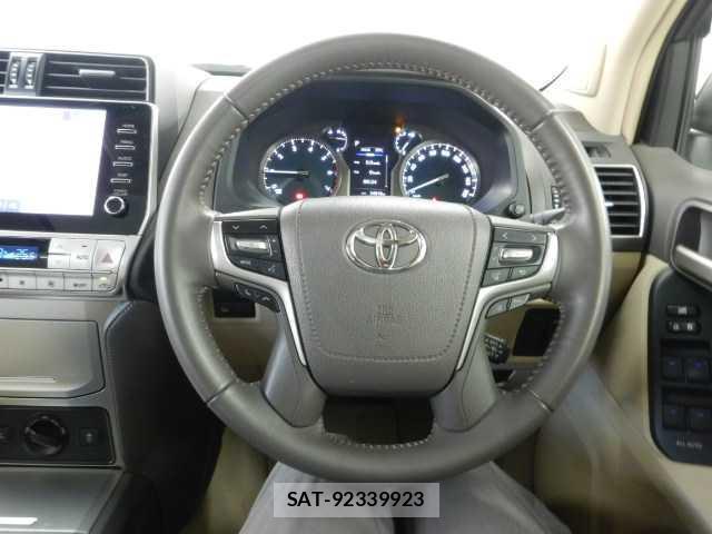 Toyota LAND CRUISER PRADO 2023-01 8223928-7