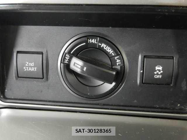 Toyota LAND CRUISER PRADO 2021-12 8223931-5