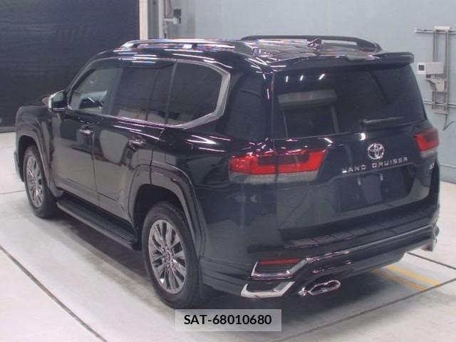 Toyota LAND CRUISER 2023-09 8216957-3