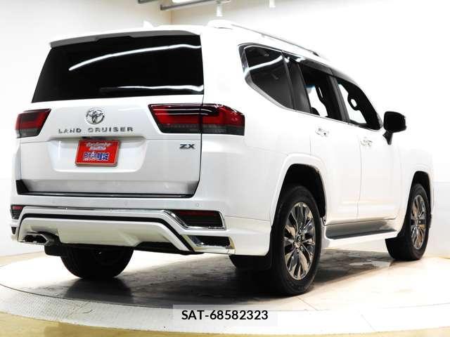 Toyota LAND CRUISER 2023-08 8218139-1