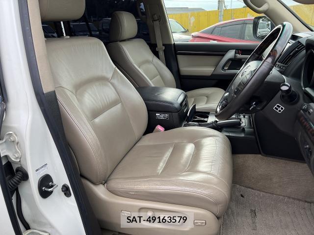 Toyota LAND CRUISER 2011-07 8218306-18