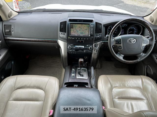 Toyota LAND CRUISER 2011-07 8218306-3