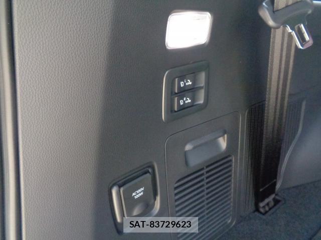 Toyota LAND CRUISER 2025-07 8220520-16