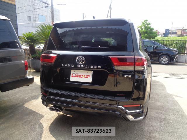 Toyota LAND CRUISER 2025-07 8220520-2
