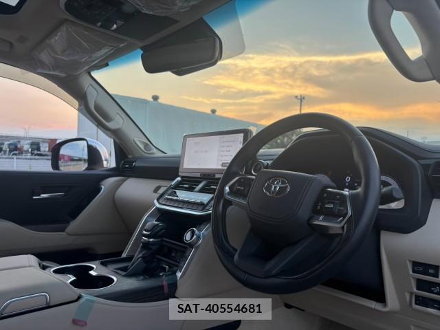 Toyota LAND CRUISER 2025-09 8221464-13