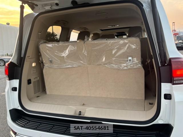 Toyota LAND CRUISER 2025-09 8221464-18