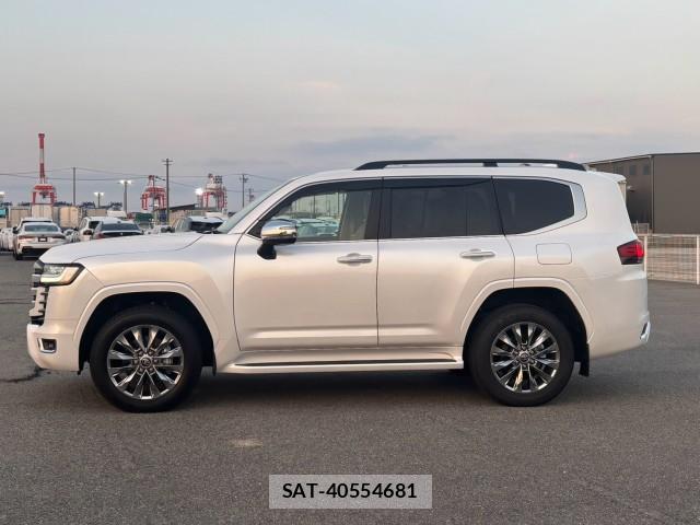Toyota LAND CRUISER 2025-09 8221464-6
