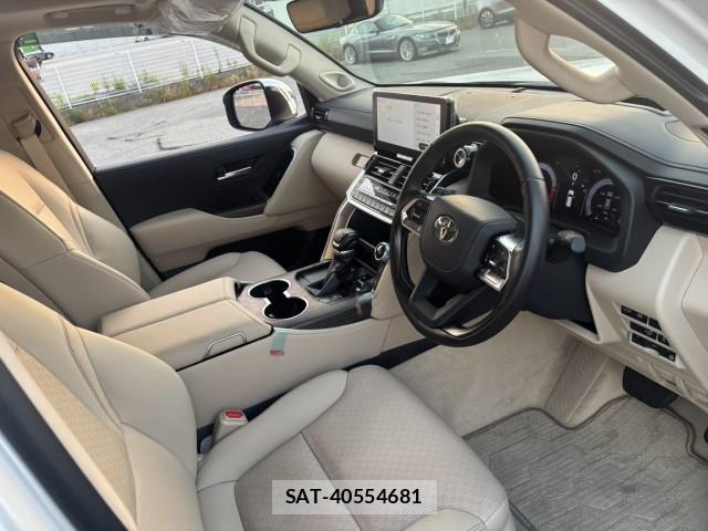 Toyota LAND CRUISER 2025-09 8221464-7