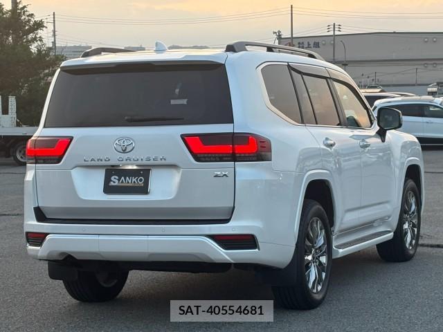 Toyota LAND CRUISER 2025-09 8221464-8