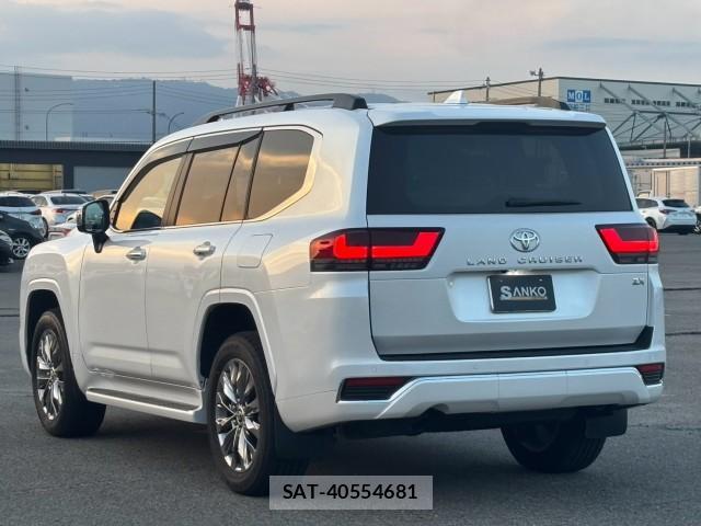 Toyota LAND CRUISER 2025-09 8221464-9