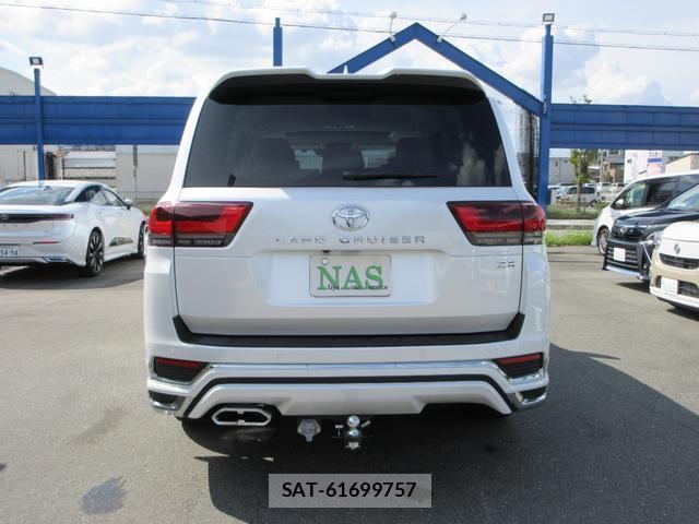 Toyota LAND CRUISER 2023-07 8222610-7
