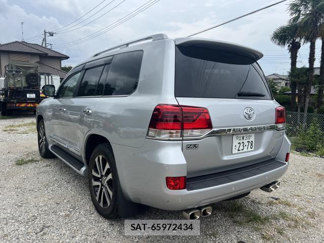 Toyota LAND CRUISER 2017-01 8222714-1